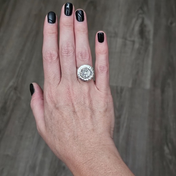 Vintage Silpada Hammered Sterling Silver Coin Leaf Ring - Picture 9 of 10